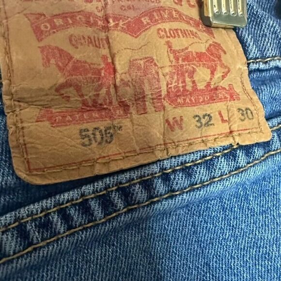 Levi’s 505 Regular Cut Off Shorts Women’s 32/8 Frayed Raw Hem Stretch Western - Picture 3 of 5